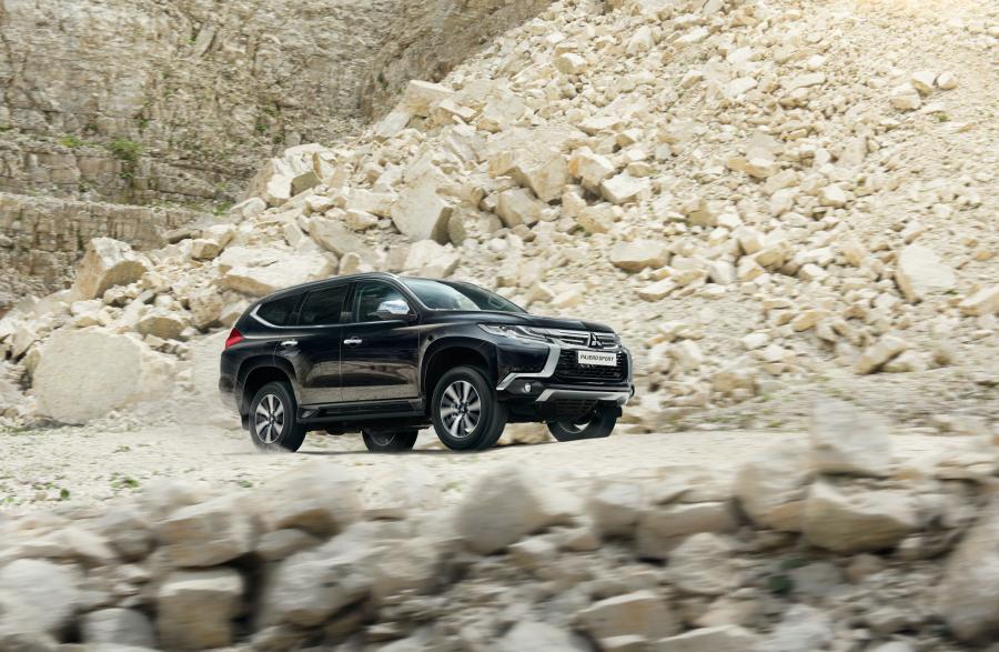  Mitsubishi Pajero Sport 2016 года  (CIS) (фото 2 из 8)